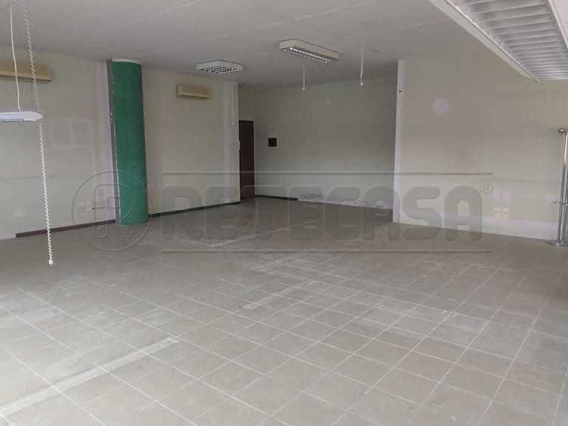 Ufficio in Vendita a Creazzo, 105'000€, 96 m²