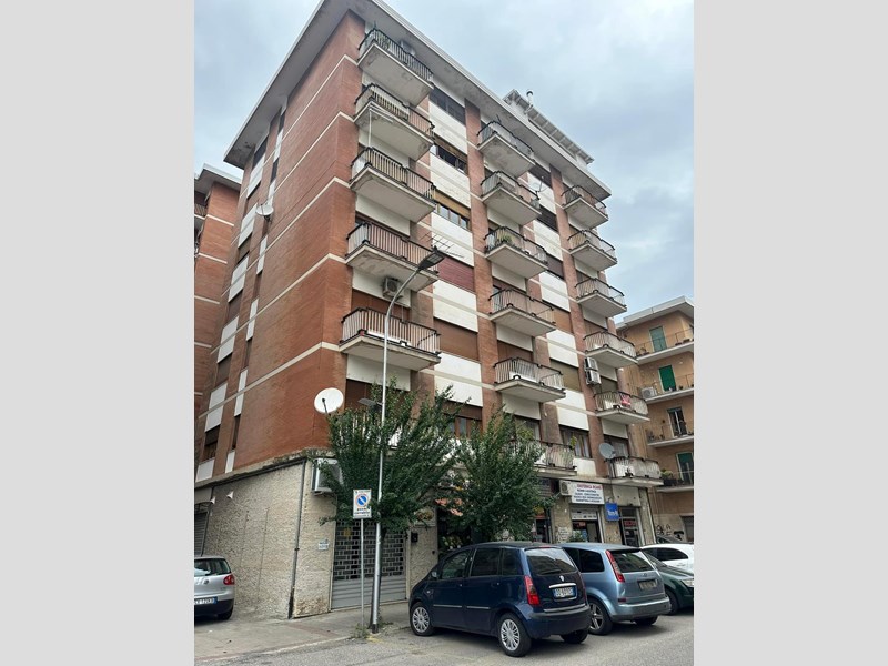 Appartamento in Vendita a Cosenza, zona Svincolo autostrada, 93'000€