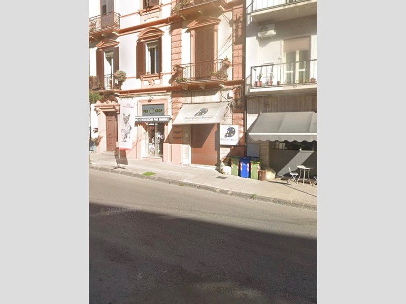 Immobile commerciale in Vendita a Cosenza, 85'000€