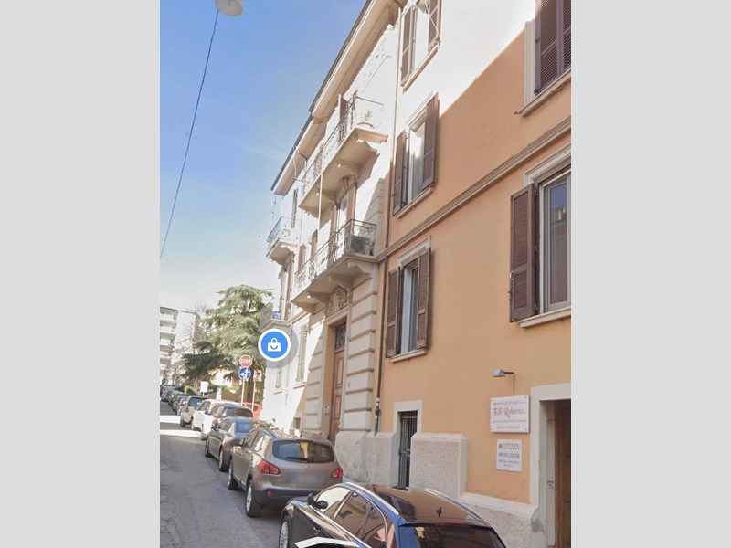 Immobile commerciale in Vendita a Cosenza, 80'000€