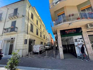Appartamento in Vendita a Cosenza, zona Corso Mazzini , 155'000€