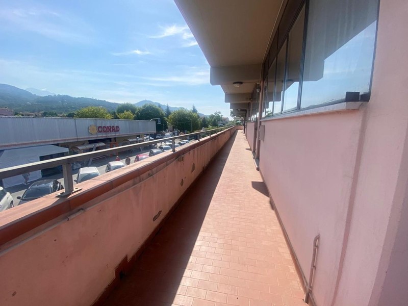 Ufficio in Vendita a Castelnuovo Magra, zona Colombiera, 69'000€, 70 m²