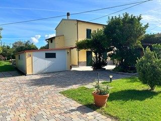 Casa Indipendente in Vendita a Pisa, 375'000€, 130 m²
