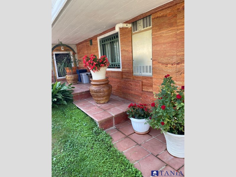 Casa Semi Indipendente in Vendita a Carrara, 400'000€, 210 m²
