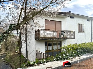 Appartamento in Vendita a Fara Vicentino, 82'000&euro;, 150 m²