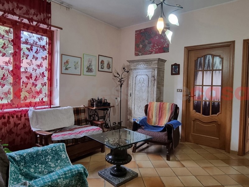 Casa Indipendente in Vendita a Cantalupa, 187'000€, 360 m²