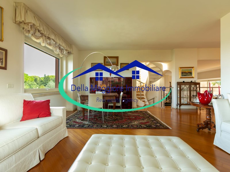 Casa Indipendente in Vendita a Livorno, 340 m²