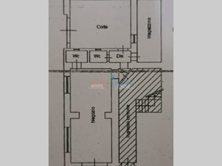 Immobile commerciale in Affitto a Massa, 650€, 55 m²