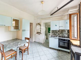 Bilocale in Vendita a Laveno Mombello, 61'000€, 48 m²