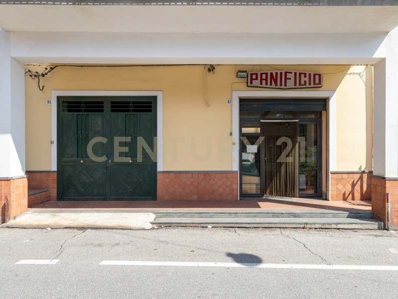 Immobile commerciale in Vendita a San Gregorio di Catania, 129'000€, 117 m², arredato