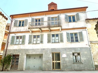 Casa Semi Indipendente in Vendita a Murazzano, 287 m²