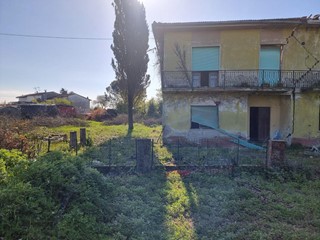 Casa Indipendente in Vendita a Santa Maria a Monte, zona Ponticelli, 59'000€, 240 m², con Box