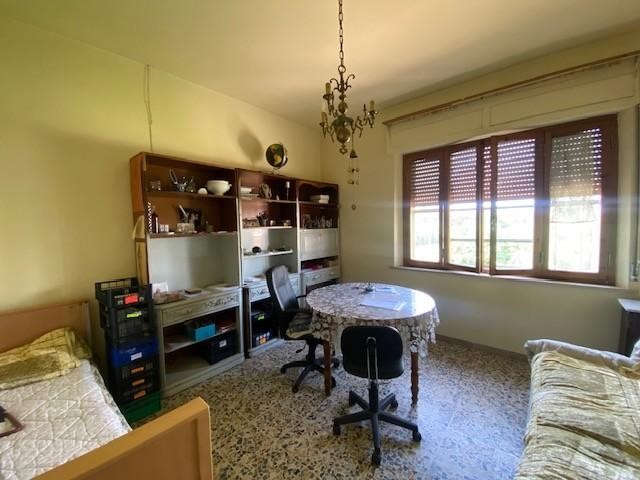 Quadrilocale in Vendita a Calcinaia, zona Fornacette, 159'000€, 76 m²