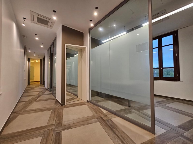 Ufficio in Affitto a Siena, 4'500&euro;, 270 m²