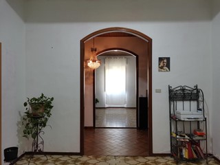 Appartamento in Vendita a Certaldo, 150'000€, 150 m², con Box