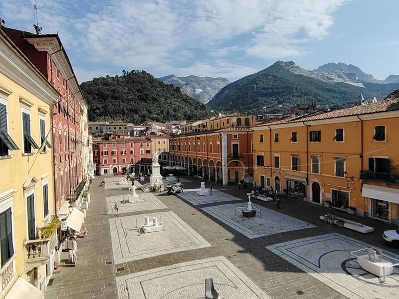 Trilocale in Vendita a Carrara, 99'000€, 65 m²