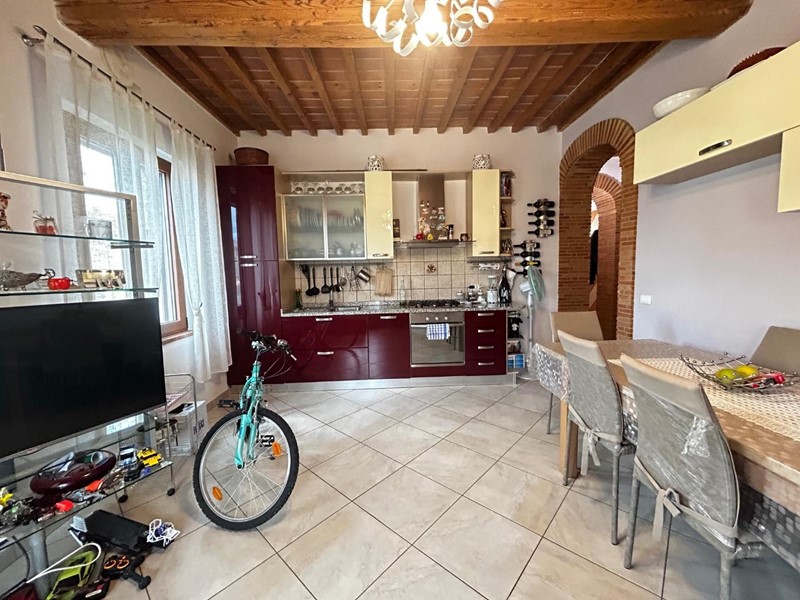 Quadrilocale in Vendita a Altopascio, 125'000€, 95 m²