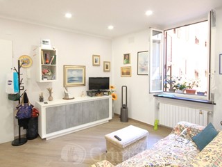 Appartamento in Vendita a Genova, 95'000€, 77 m²