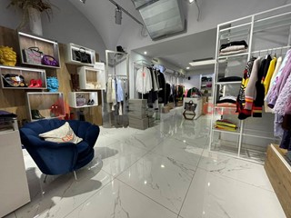 Negozio in Vendita a Terracina, 800'000€, 100 m²