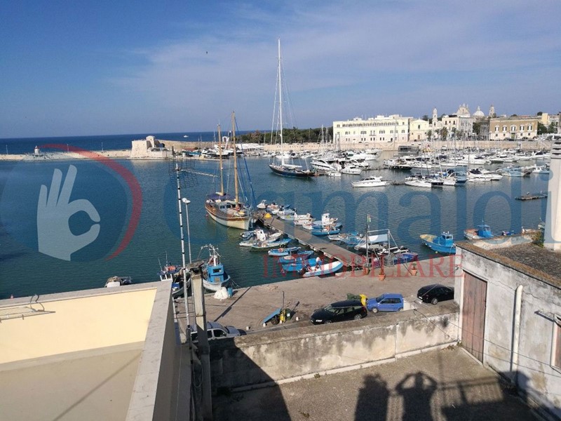Casa Indipendente in Vendita a Trani, 250'000€, 161 m², arredato