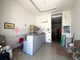 Negozio in Vendita a Siracusa, 83'000&euro;, 60 m²