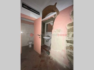 Villetta a schiera in Vendita a Arezzo, 130'000€, 130 m², arredato