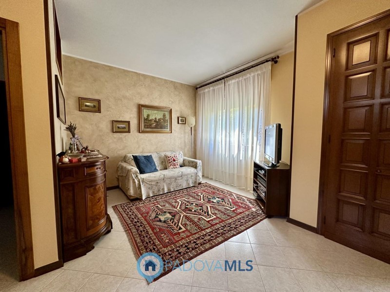 Casa Indipendente in Vendita a Casalserugo, 230'000€, 193 m², con Box