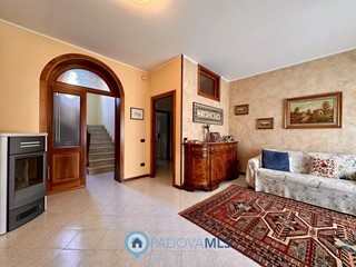 Casa Indipendente in Vendita a Casalserugo, 230'000€, 193 m², con Box