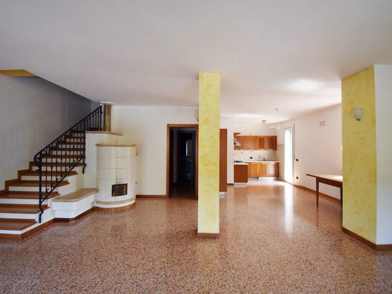 Quadrilocale in Vendita a Altissimo, zona Molino, 195'000€, 150 m²