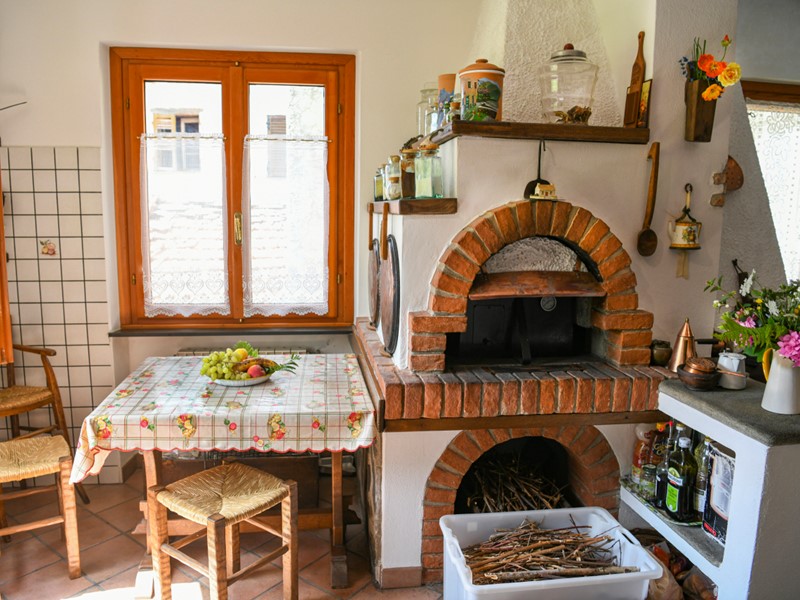 Casa Semi Indipendente in Vendita a Tornolo, zona Truffelli, 80'000&euro;, 97 m², arredato, con Box