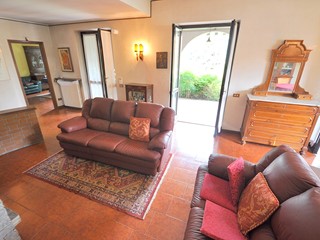 Villa in Vendita a Robecchetto con Induno, 340'000€, 310 m²