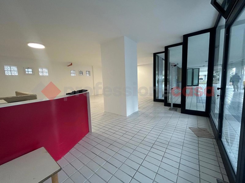 Negozio in Vendita a Bari, 40'000€, 274 m²