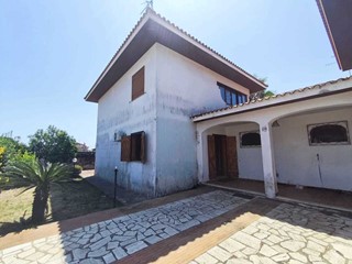 Villa in Vendita a San Felice Circeo, zona Centrale, 369'000€, 150 m²