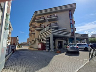 Bilocale in Vendita a Nettuno, zona VIA SANTA MARIA 156 CENTRALE, 135'000€, 47 m², arredato