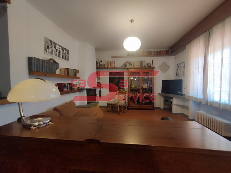 Appartamento in Vendita a Montecatini Terme, 349'000€, 280 m²