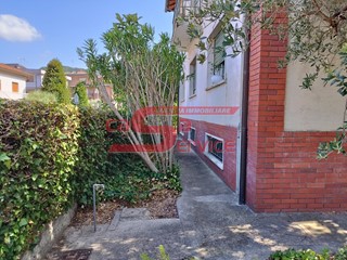 Villa in Vendita a Montecatini Terme, 265'000€, 300 m², arredato