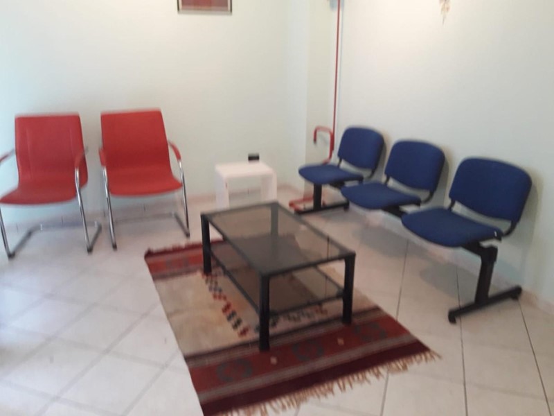 Ufficio in Affitto a Vecchiano, 400€, 45 m²