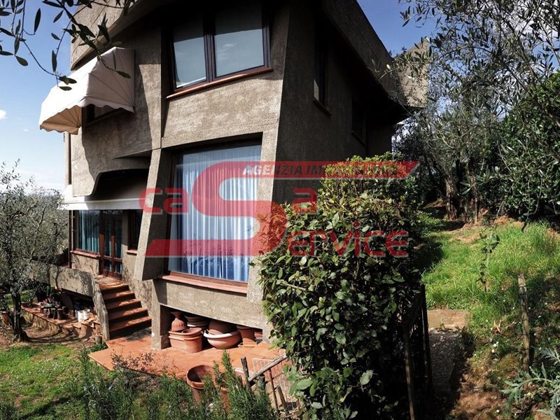 Villa in Vendita a Monsummano Terme, 550'000€, 450 m², arredato, con Box