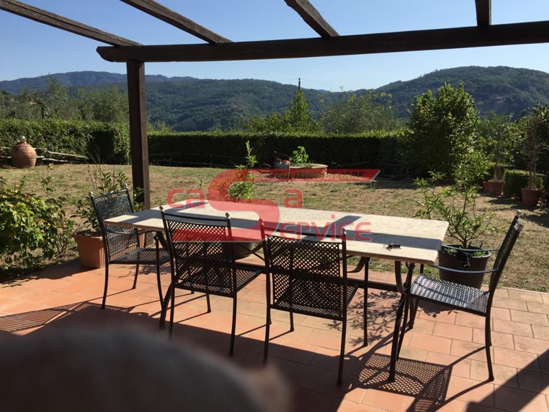 Casale in Vendita a Pescia, zona Monte a Pescia, 495'000€, 200 m², arredato
