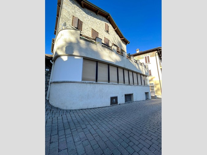 Appartamento in Vendita a Alta Valle Intelvi, 25'000&euro;, 150 m²