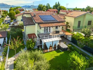 Casa Indipendente in Vendita a Peschiera del Garda, 715'000€, 258 m²