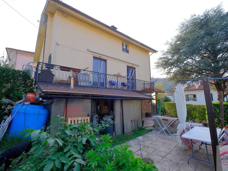 Casa Indipendente in Vendita a Pontinvrea, 295'000€, 280 m², con Box