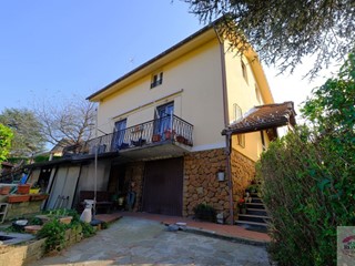 Casa Indipendente in Vendita a Pontinvrea, 295'000€, 280 m², con Box