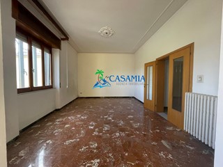 Appartamento in Vendita a San Benedetto del Tronto, 280'000€, 140 m²
