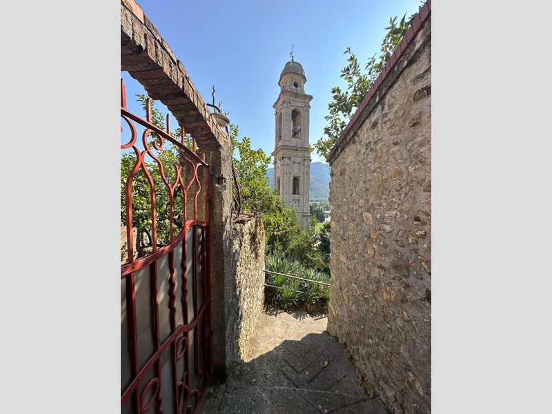 Rustico in Vendita a Albenga, zona Bastia, 398'000€, 135 m²