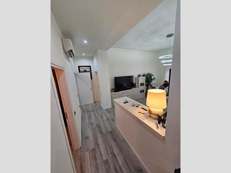 Quadrilocale in Vendita a Carrara, zona Marina di Carrara, 275'000€, 95 m², arredato