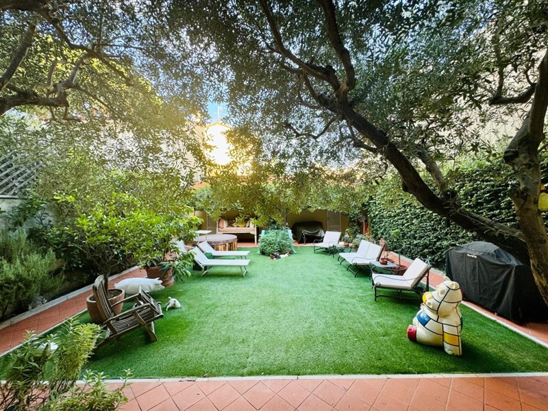 Villa in Vendita a Viareggio, 4'000'000€, 300 m²