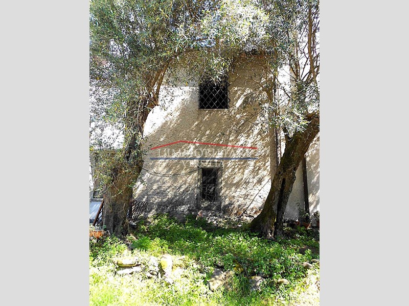 Casa Indipendente in Vendita a Montignoso, 50'000&euro;, 70 m²