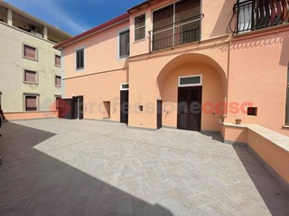 Quadrilocale in Affitto a Terracina, 2'000€, 102 m²