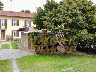 Casa Indipendente in Vendita a Taino, 260'000€, 200 m²